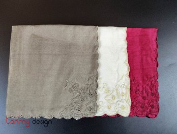 Lịch Sử Tranh Thêu Tay Việt Nam: Những Câu Chuyện Đằng Sau Mũi Chỉ